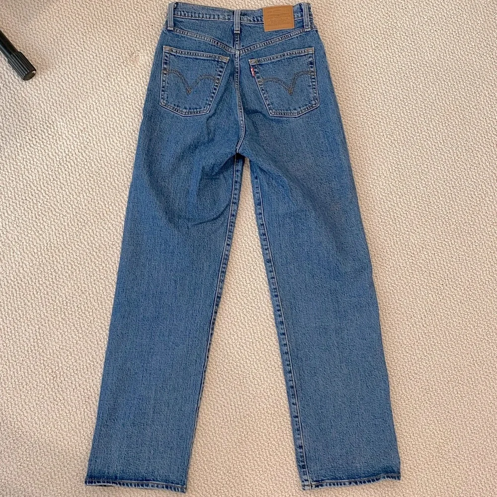 Levi’s Ribcage Straight Leg Jeans size 26 - Picture 2 of 5